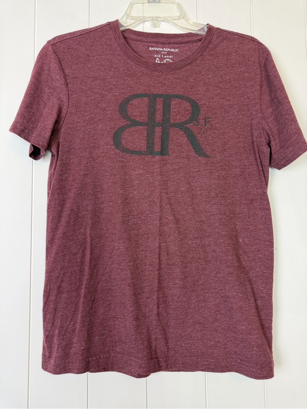 Banana Republic women’s Heather Maroon Short-Sleeve Logo Tee